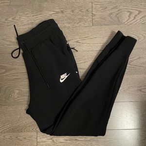 Nike Women’s Tech Fleece Pants